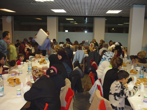 2004_iftar11.jpg